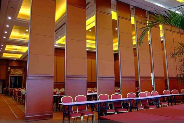 fungsi partisi lipat pada ballroom